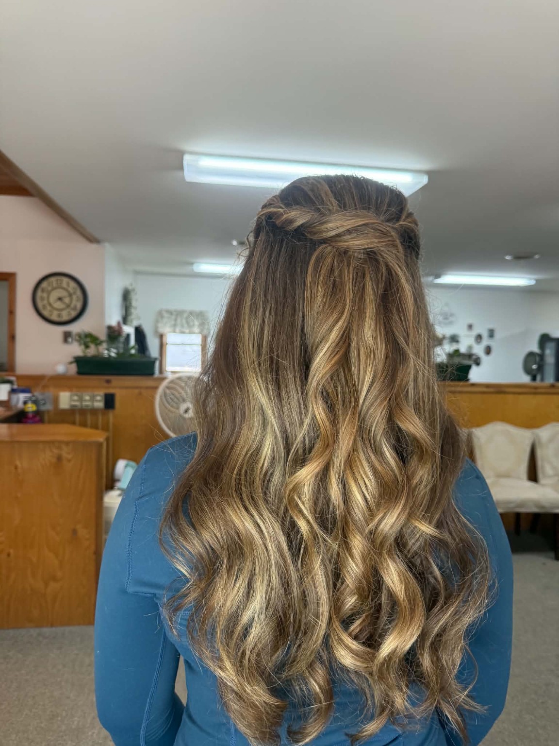 Soft half-up waves with twisted detail